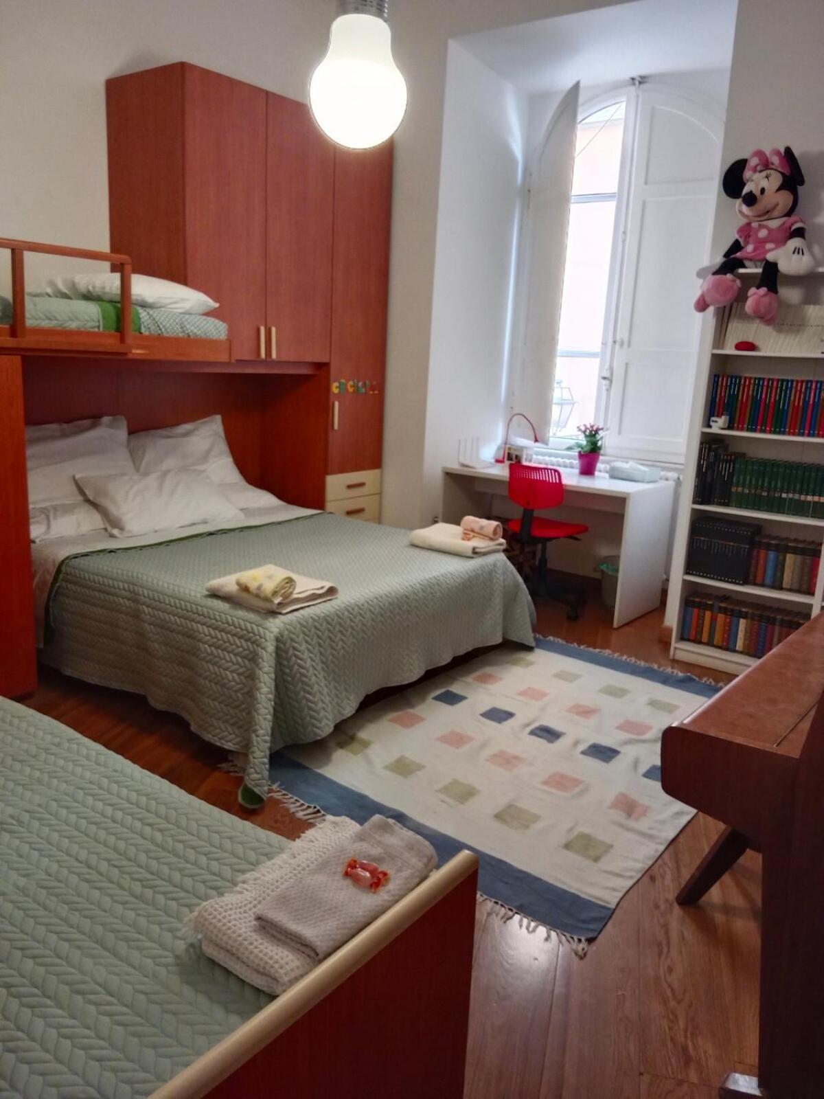 Bed & Breakfast Private By An Italian Family - A Unique Experience Close To Colosseum, The Forum And Basilica Saint Mary Major