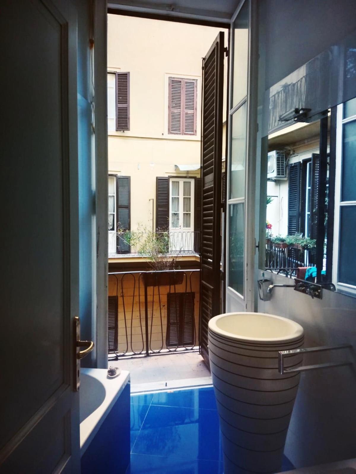 Private By An Italian Family - A Unique Experience Close To Colosseum, The Forum And Basilica Saint Mary Major Bed & Breakfast